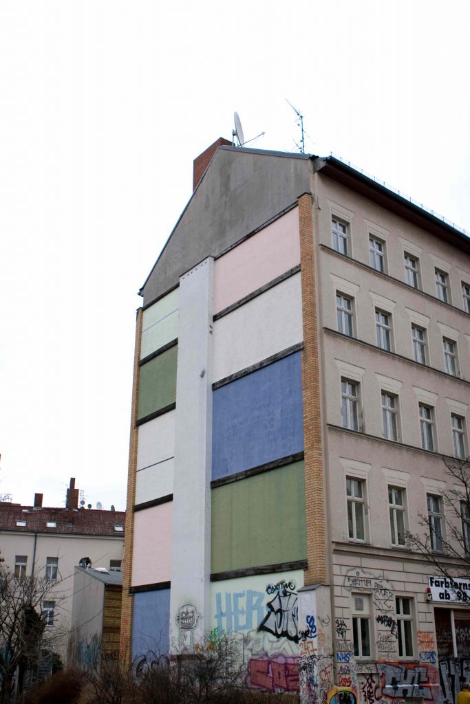 Farbfernseher in Berlin-Kreuzberg. 