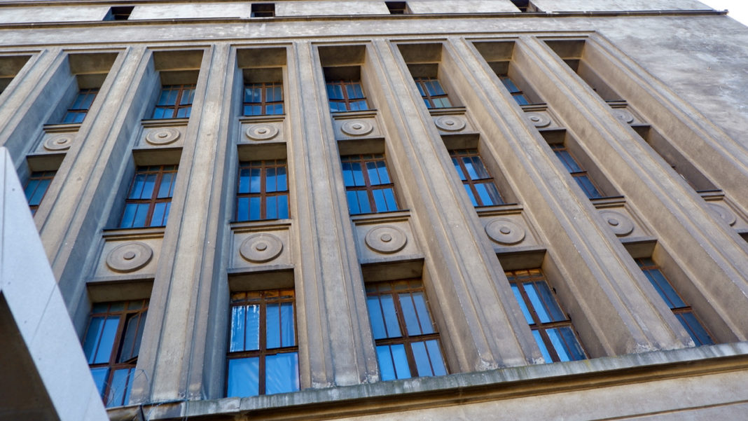 Die Fassade der Halle am Berghain (Foto: Alexis Waltz)