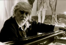 Vangelis: Synthesizer von Filmkomponist stellt neuen Rekordpreis auf Vangelis in seinem Studio