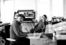 Im Studio mit Klaus Jankuhn: „Wo ist das weiße Blatt Papier?”