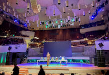 Strom Festival: Raffiniert und ein wenig durchtrieben Robert Henke führt in seine Arbeit CBM 8032 AV ein (Foto: Celeste Lea Dittberner)