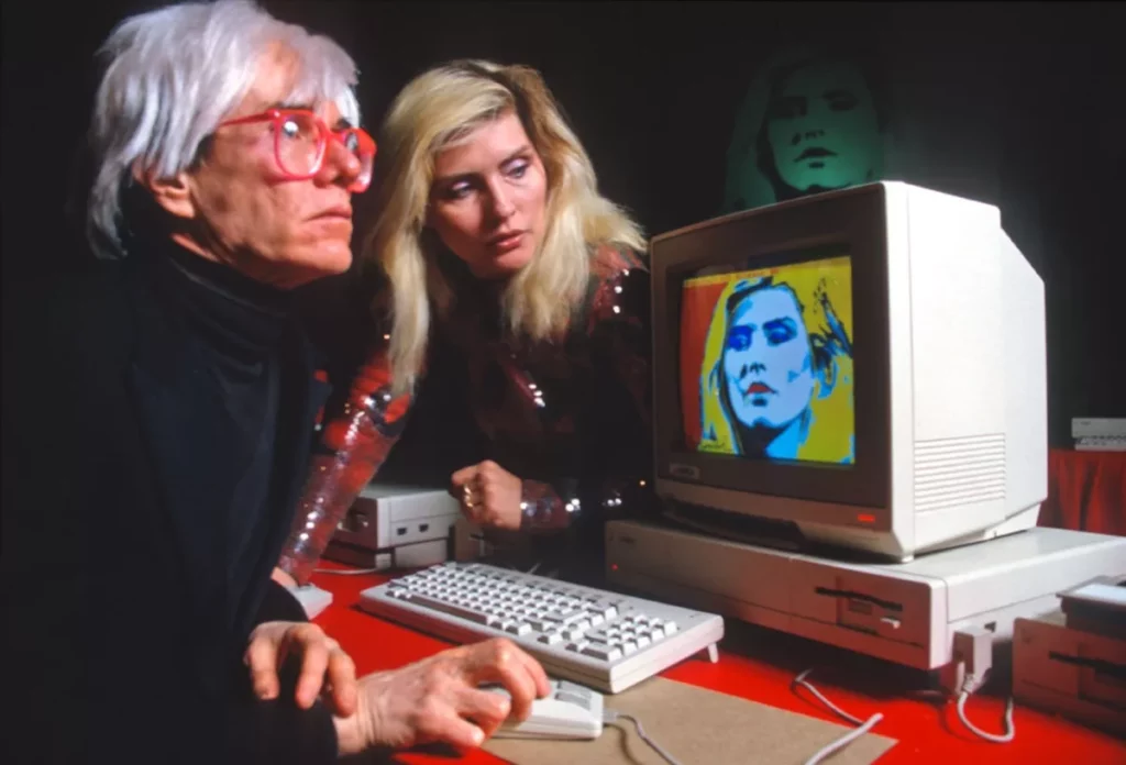 Andy Warhol und Debby Harry mit dem Commodore Amiga (Foto: unbekannt)