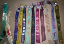 Fusion: Veranstalter:innen warnen vor gefälschten Festivalbändchen