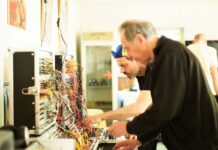 Superbooth 2023: Upcycling-Prozess im ehemaligen Raketenzentrum