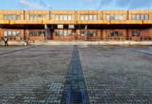 Berlin-Tegel: Eröffnung der Modellfläche TXL als Tanzlokalität Frachtkantine auf dem ehemaligen Gelände des Flughafen Tegel (Foto: Sebastian Eggler)