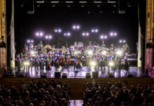 Biennale Musica di Venezia: Momente, die erlebbar, aber nicht erinnerbar sind „Ships” von Brian Eno und dem Baltic Sea Philarmonic unter der Leitung von Kristjan Järvi (Foto: Andrea Avezzù/ La Biennale di Venezia)