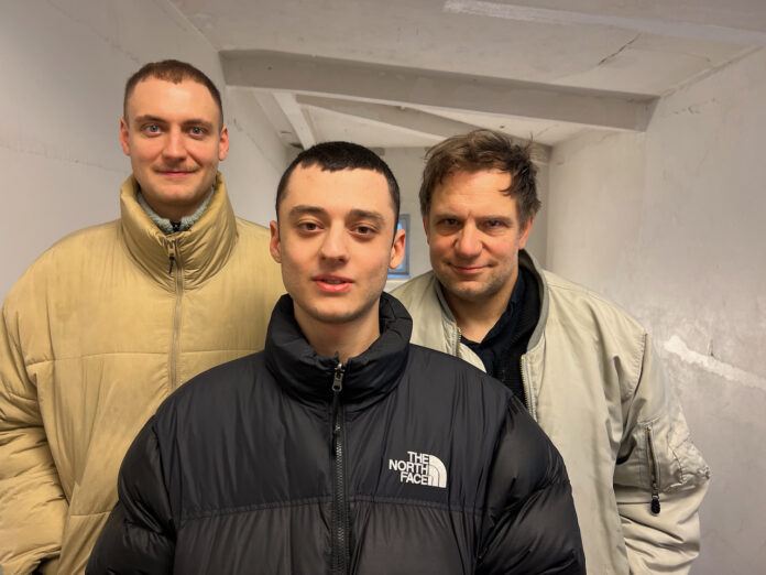 Die GROOVE-Redaktion im Dezember 2023: Maximilian Fritz, Derin Senbaklavaci und Alexis Waltz (Foto: Andreas Ernst)