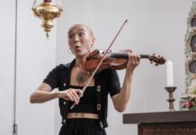 Monheim Triennale 2024: Balken in die Skulptur der eigenen Sperrigkeit schlagen