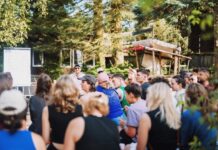 Chimaera: Ein liebevoller Mikrokosmos, der sich jedes Jahr weiterträgt Festival für Freund:innen: Das Chimaera (Foto: Frederik Rauter)