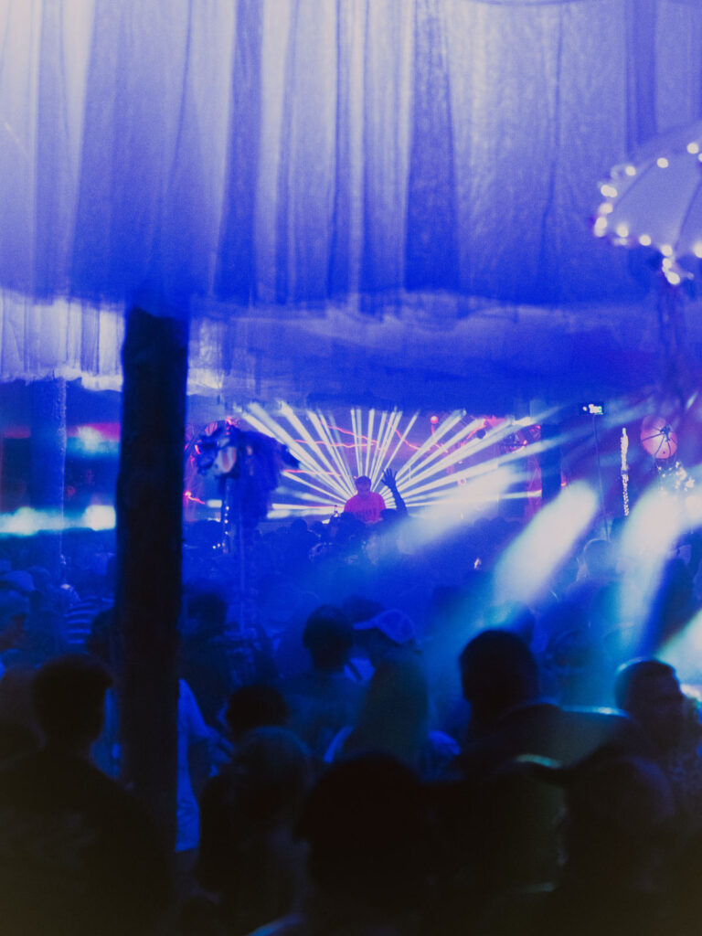 Der Beachfloor auf der Nation of Gondwana 2025 (Foto: Maxine Stiller)