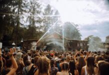 Löbau: Streit über Lärm auf sächsischem Alternativ-Festival Die Bühne SHANGRI-LA auf dem WeGoApart with ART-Festival 2023 (Foto: WeGoApart with ART / Hilde Weiler)