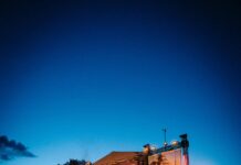 Raumsonde: Online-Tool soll Veranstaltungs-Genehmigungen in Berlin erleichtern Wankelmut spielt auf einem Open-Air im Strandbad Grünau (Foto: Instagram / wankelmut.berlin)