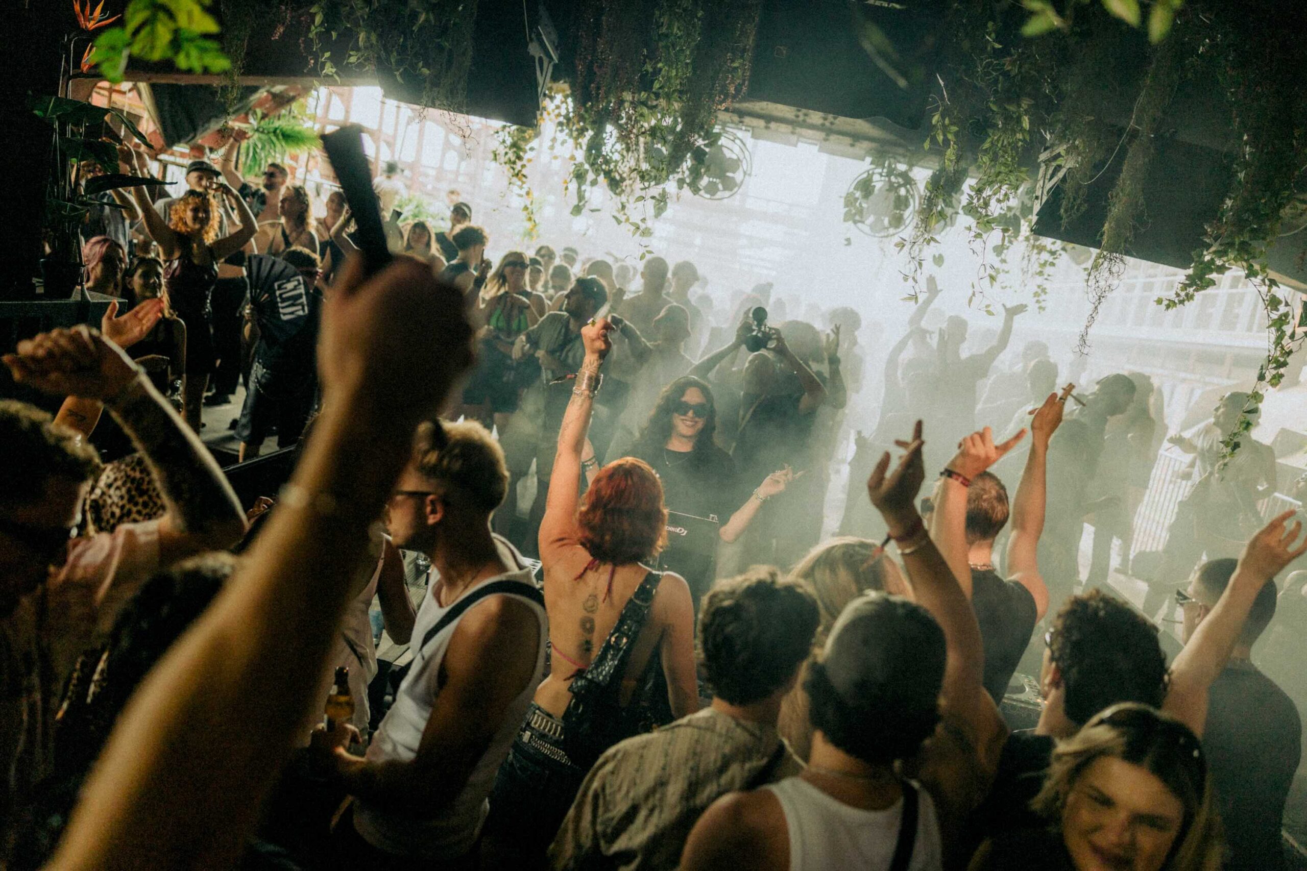 Stone Roses Techno Rave Stone Techno 2025: Eine Verbindung, die über die Crowd hinausreicht
