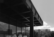 Unclouded: Open Air mit Sound Metaphors in der Neuen Nationalgalerie Die Terasse der Neuen Nationalgallerie (Foto: Instagram Neue Nationalgallerie)