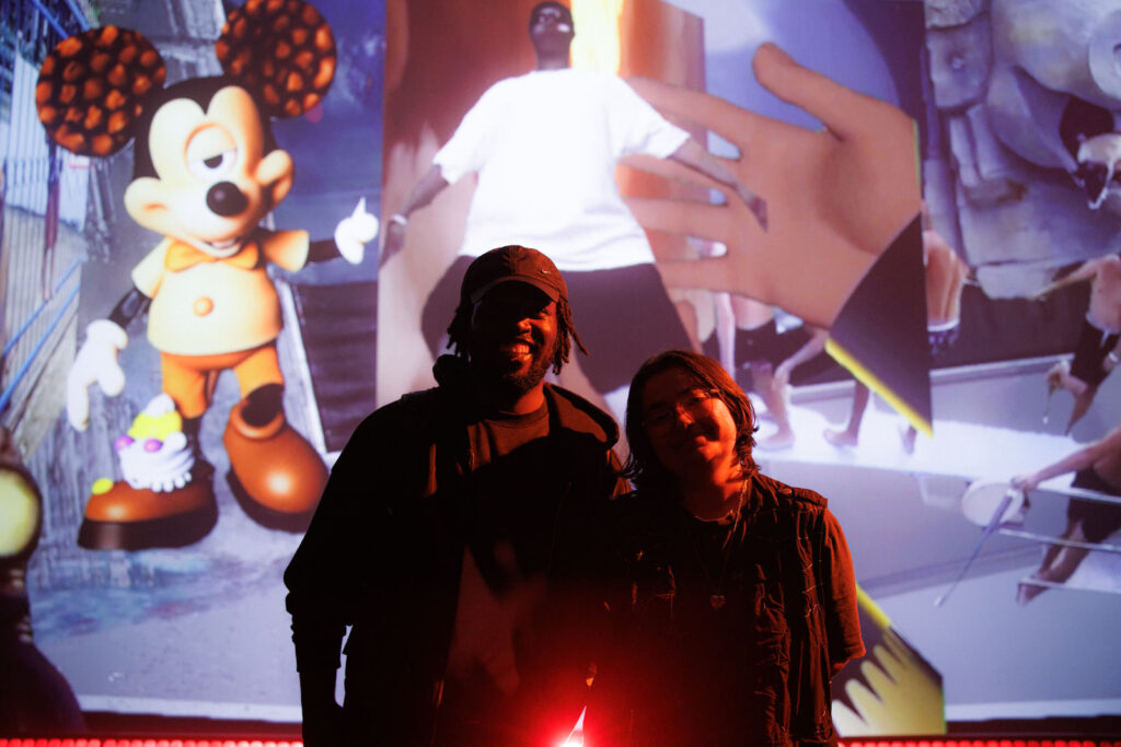 Slikback und Tasya vor Malt Disneys Visuals (Foto: Kjuba)