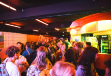 Sober Partys: Sich auch jenseits des gemeinsamen Highs lieb haben Sober-Party im SchwuZ (Foto: Claudia Hammer)