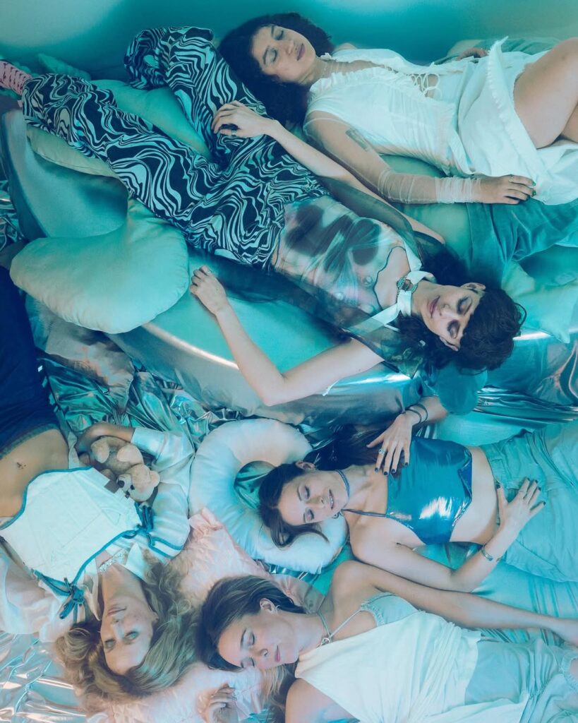 Das Gewinner-Kollektiv Overflow (Foto: Overflow/Instagram)