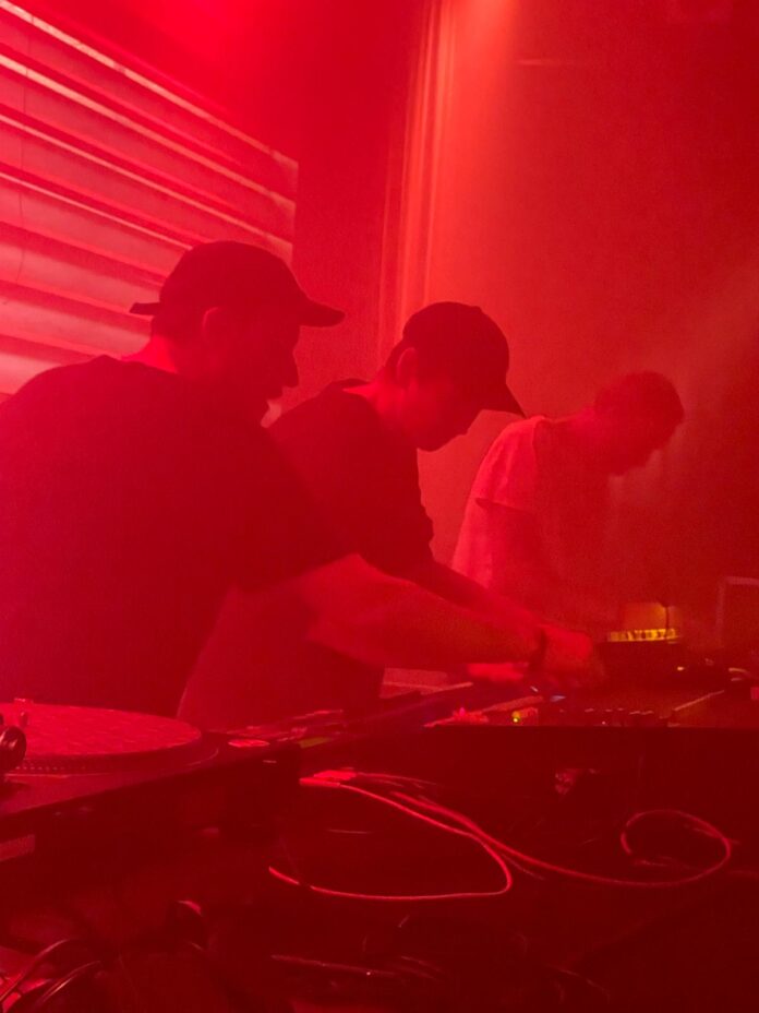 Dynamo Dreesen, Robotron & SVN bei ihrem Gig in Salzburg (Foto: Acido)