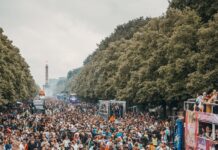 Rave the Planet: Bewerbungsphase für Float-Konzepte beginnt Die Rave the Planet Parade 2024 (Foto: Instagram/ Rave the Planet)