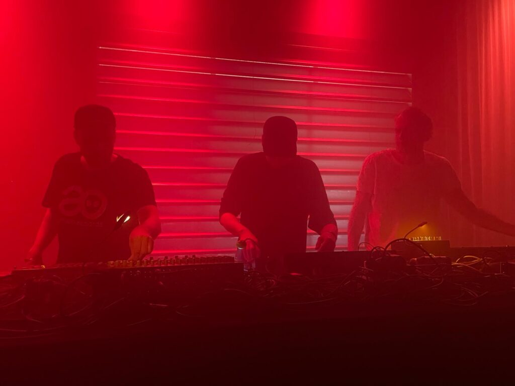 Andreas Krumm zusammen mit SVN und Robotron (Foto: Presse)