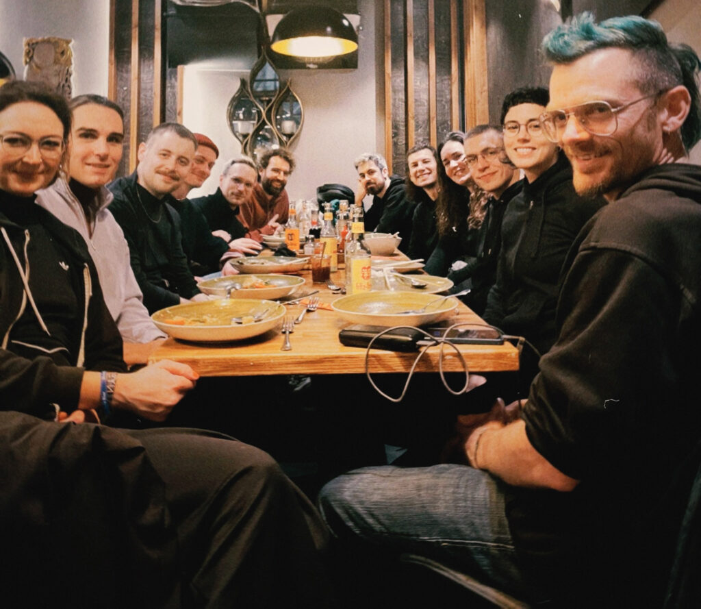 Ein Großteil des 20-Köpfigen Teams (Foto: krakelee)