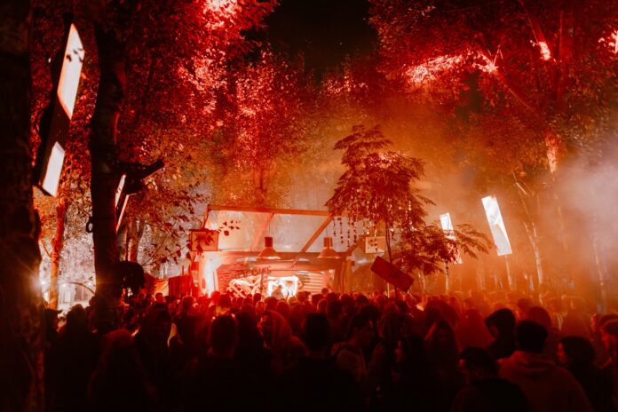 Das Omana bei Nacht (Foto: Omana)