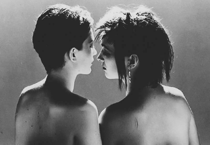 Bettina Köster und Gudrun Gut auf dem Cover von „Beat the Distance” von 1984