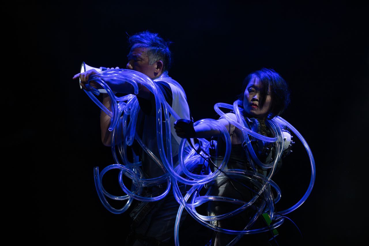 Cybernetic Entanglements von Viola Yip und Ken Ueno (Foto: Camille Blake/Berliner Festspiele)