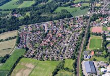 Baurechtsnovelle im Bundeskabinett verabschiedet: Clubs sind Kulturstätten Das Wohngebiet Raiffeisenring in Buldern in NRW: Durch das neue Gesetz könnten auch in Siedlungen wie dieser Clubs entstehen (Foto: Dietmar Rabich/ Wikipedia)
