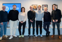 Snap!: BMG übernimmt nun auch die Verlagsrechte von Luca Anzilotti (LR) Hanno Fierdag (Rechtsanwalt BMG), Jasper Niebuhr (BMG), Jana Vejmelka (BMG), Luca Anzilotti, Matthias Adelsbach (BMG), Karsten Dropmann (Rechtsanwalt Luca Anzilotti), Philipp Neuhaus (BMG)