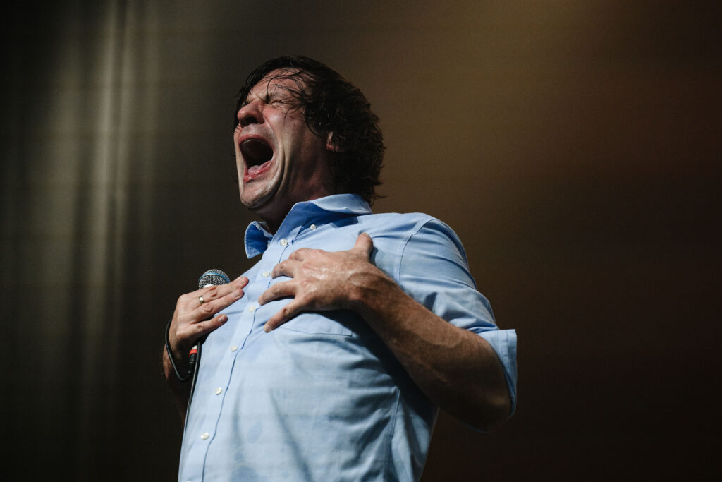 John Maus auf dem Donaufestival 2026 (Alle Fotos: David Višnjić)