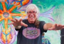 DJ Chicago: Psytrance-Pionier im Alter von 80 Jahren gestorben Mit DJ Chicago verliert die internationale Psytrance-Szene einen ihrer Wegbereiter (Foto: Shane Rousso)