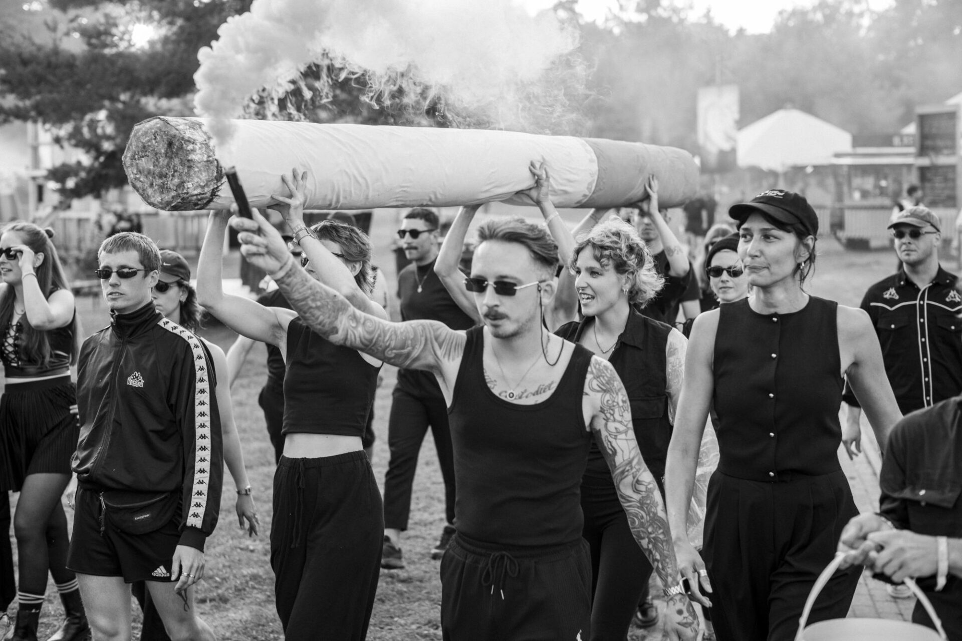 Die Stoffzigarette führt die Polonaise an (Foto: Christian Rothe)