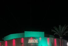 CRO und Bootshaus im AMØK Club auf Mallorca: Minikleider, Leinenhosen und Akrobatik in angenehm entschleunigter Dynamik