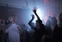 Feiern im litauischen Vilnius: Eine Nacht zwischen Sowjet-Bunker, Nobel-Disse und Kids, die zum ersten Mal auf einer Party sind Feiern wie 1986, aber im Gallery in Vilnius (Foto: Tautvydas Stukas)
